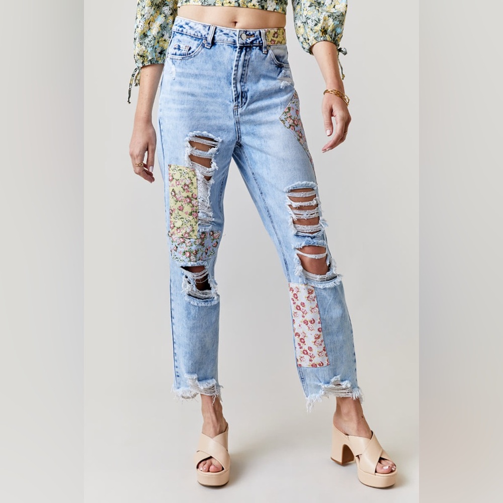 Francesca’s Vintage Almost Famous Harper Heritage Patchwork Acid Wash Jeans NWT - Picture 3 of 16